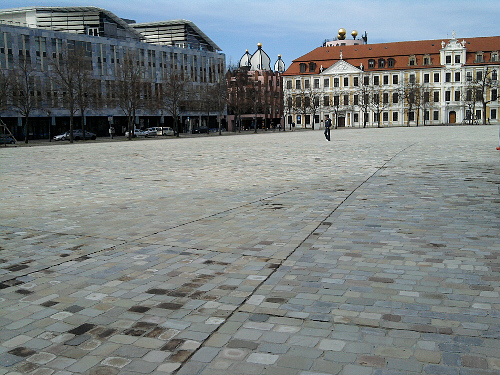 Magdeburg, Teil des Hundertwasserhauses hinter dem Domplatz bzw. ehemaligen Exerzierplatz
