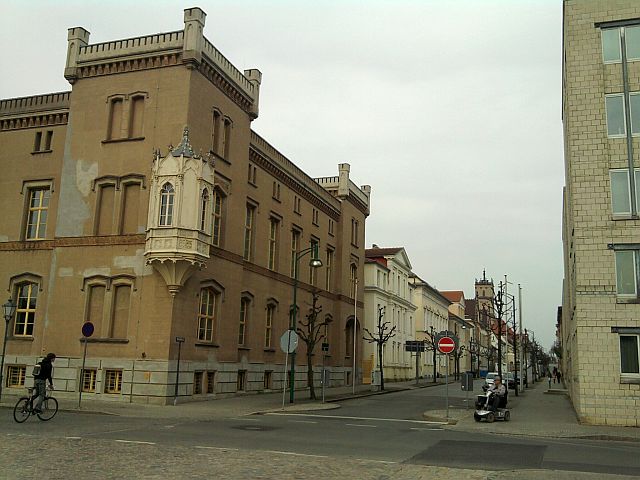 Neustrelitz, Carolinenpalais und Campanile-Kirchturm im Hintergrund
