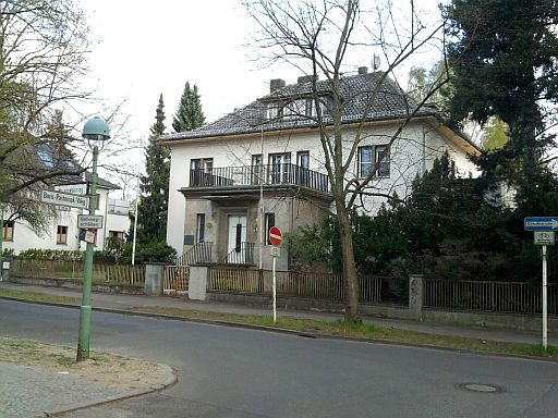 Berlin-Pankow, Majakowskiring (wo Otto Grotewohl wohnte)