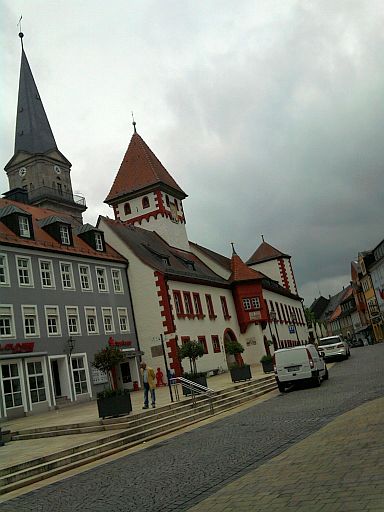 Marktredwitz, Rathaus und evangelische Bartholomäuskirche
